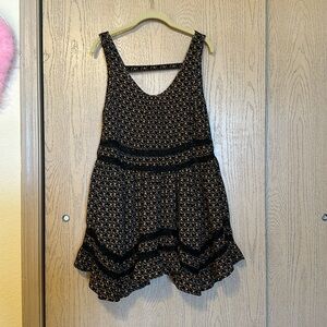 FLOWY FLORAL MINI DRESS WITH SHEER LACE PANEL